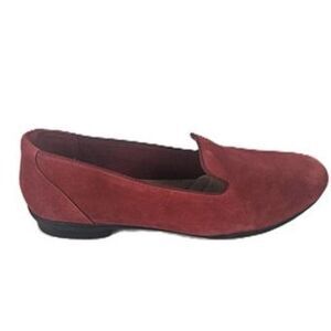 Clarks Sara Poppy Red Suede Slip On Loafer Flat Women's Size 9W NWOT